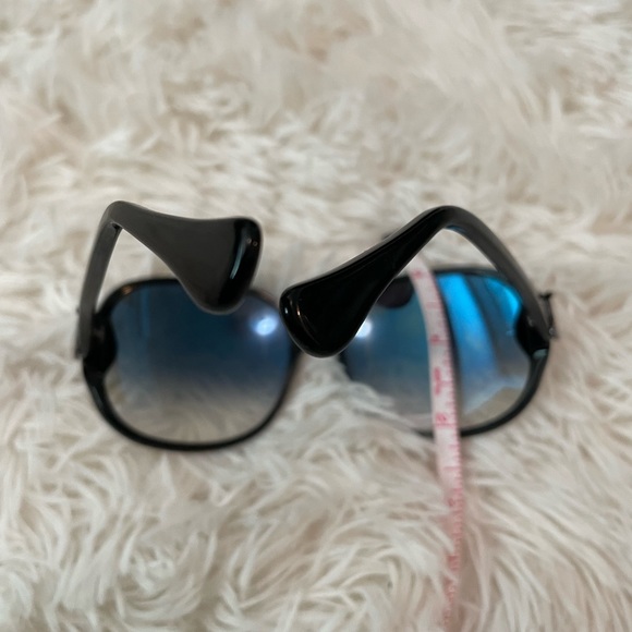 Gorgeous Tod’s oversized sunglasses - Picture 8 of 13